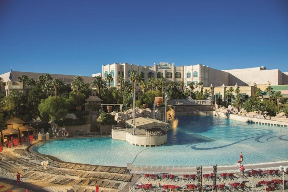Mandalay Bay Resort And Casino By Suiteness Las Vegas Exteriör bild